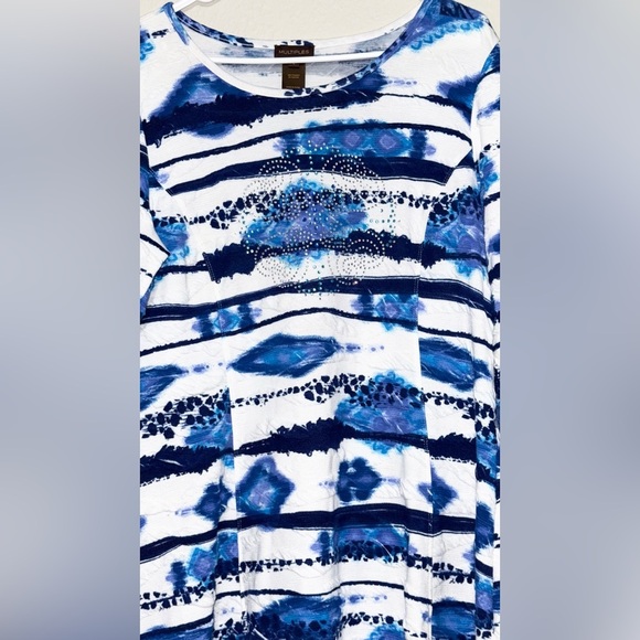 Múltiples Blue and White Patterned Long Sleeve Top- used size L mtp(26) - Picture 3 of 8